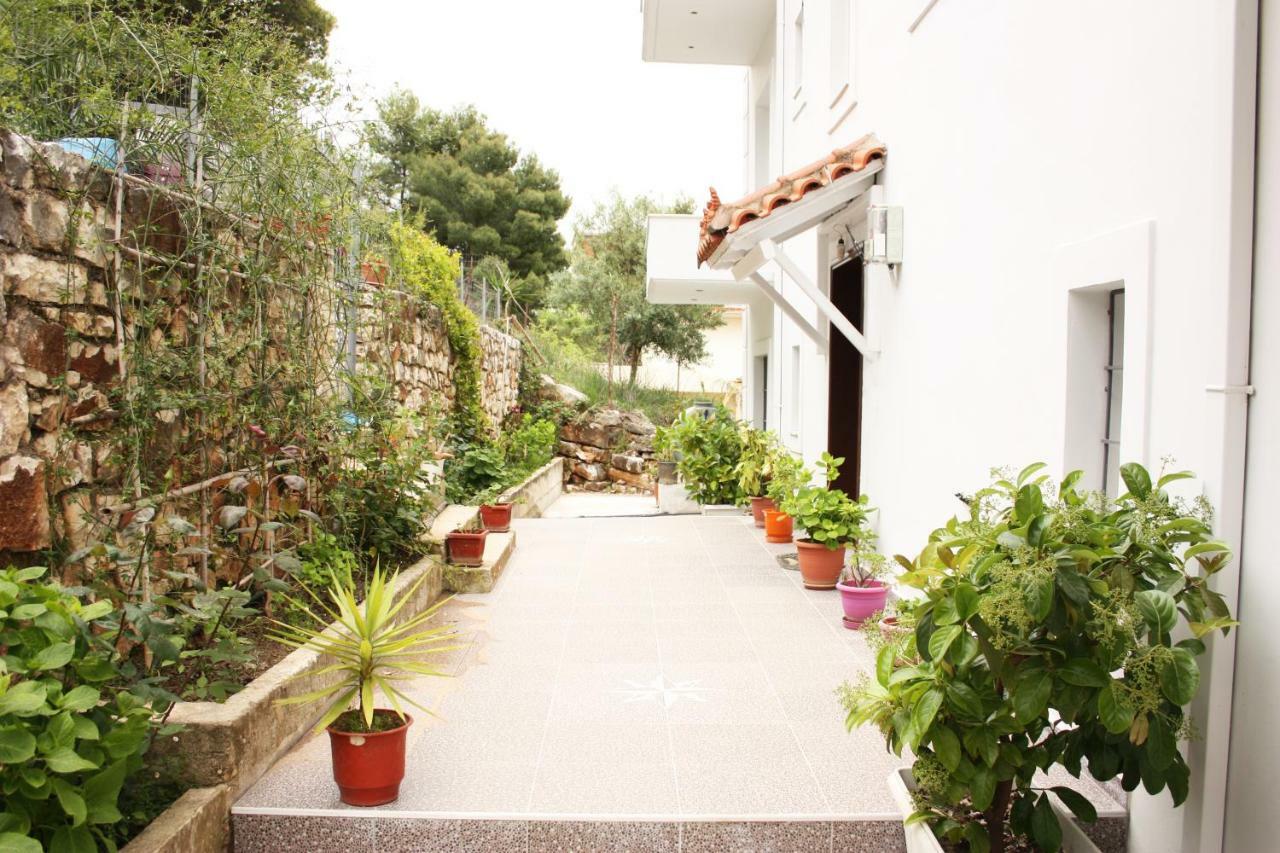 Alexandra'S Apartments Sarandë Exterior foto