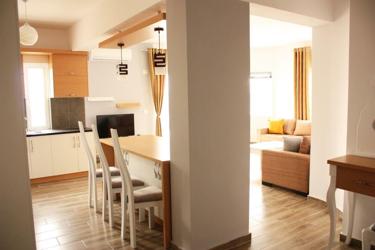 Alexandra'S Apartments Sarandë Exterior foto