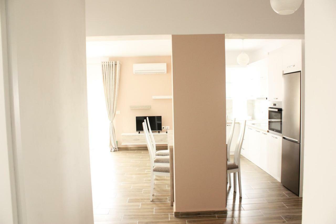 Alexandra'S Apartments Sarandë Exterior foto